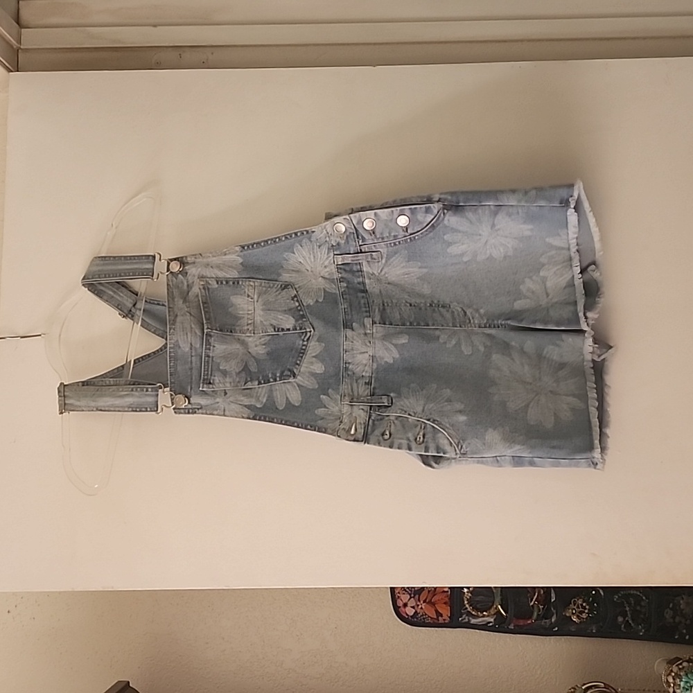 Short overalls